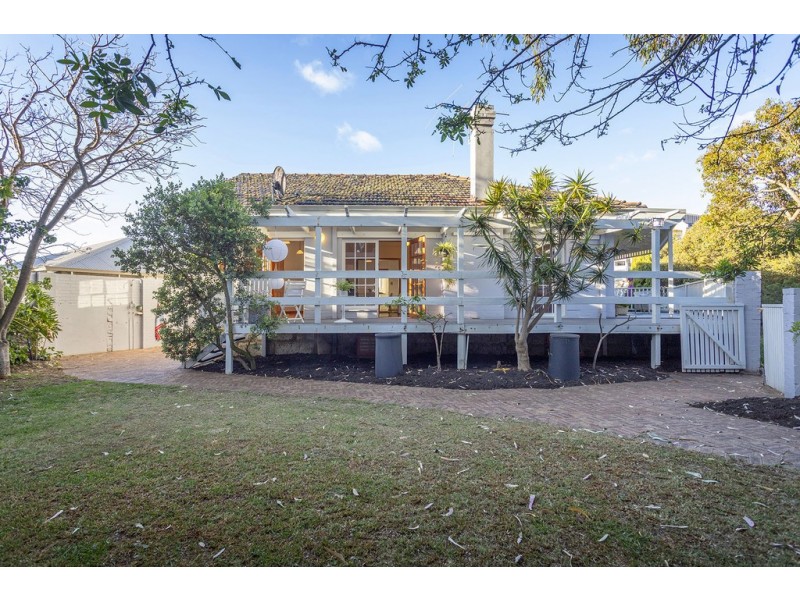 27 Boscombe Avenue, City Beach WA 6015