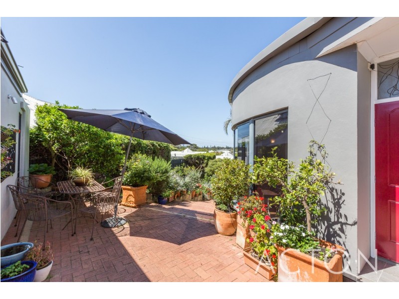 18 Arenga Court, Mount Claremont WA 6010