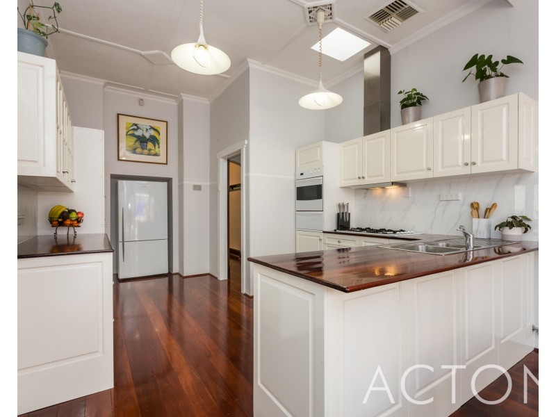 189 Curtin Avenue, Cottesloe WA 6011