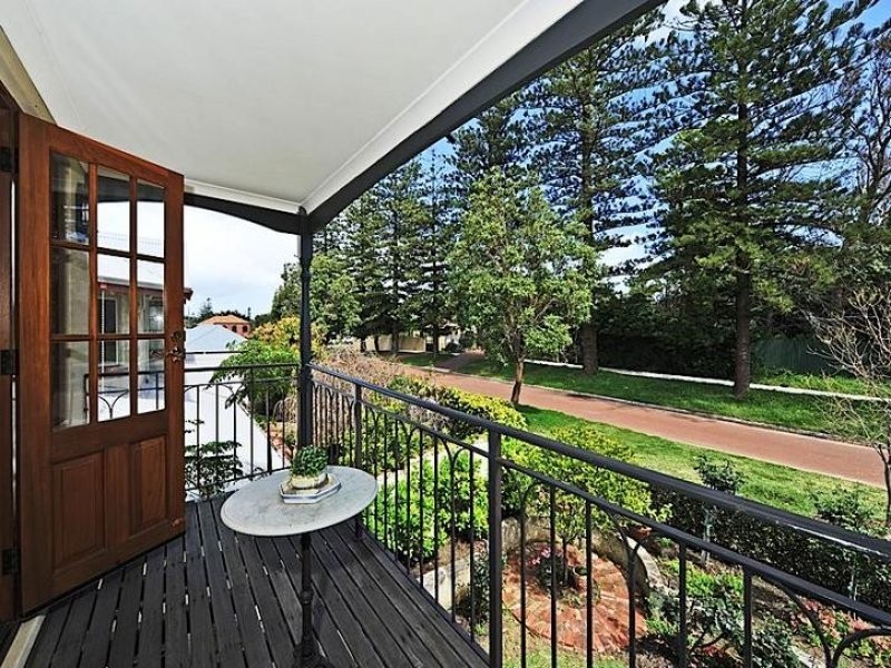 7 Charles Street, Cottesloe WA 6011