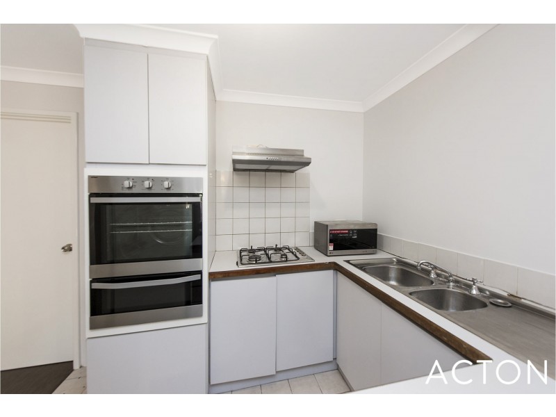 1/64 Broadway, Crawley WA 6009