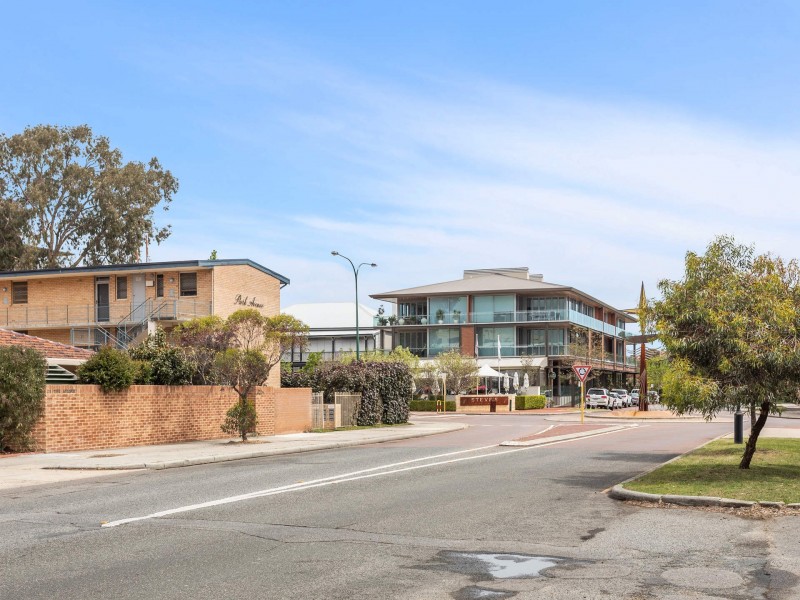 30/17 the Avenue, Crawley WA 6009