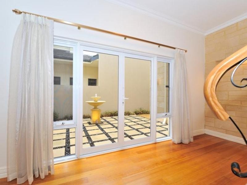 10 The Cutting, Mosman Park WA 6012