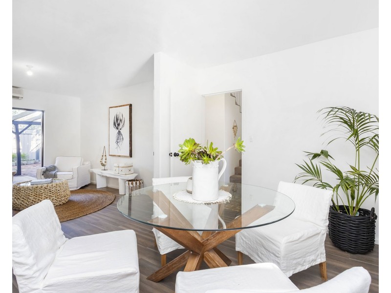 9/11 South Terrace, Como WA 6152