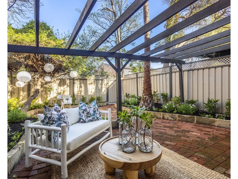 9/11 South Terrace, Como WA 6152