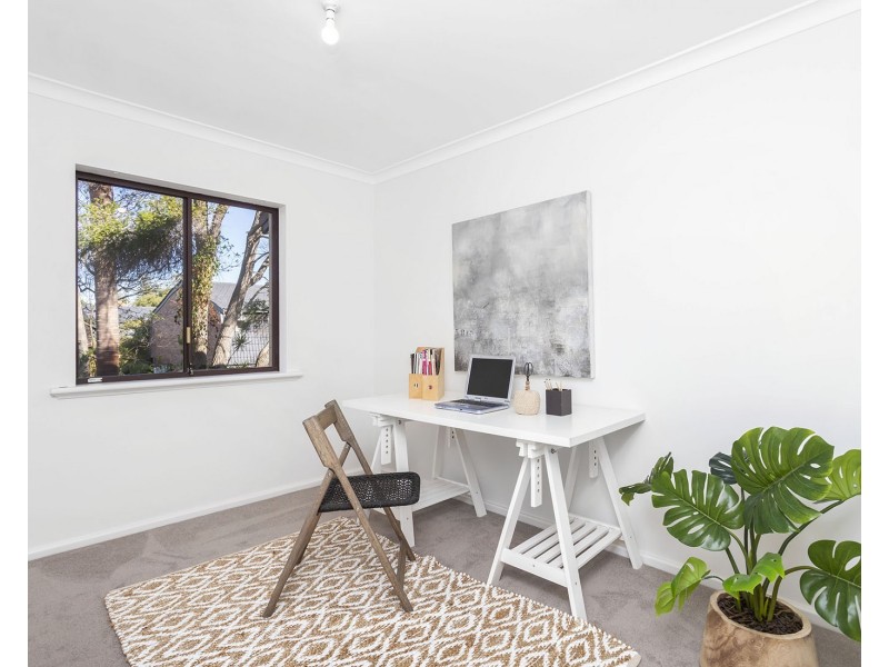 9/11 South Terrace, Como WA 6152