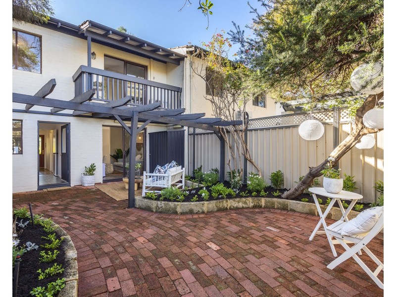 9/11 South Terrace, Como WA 6152