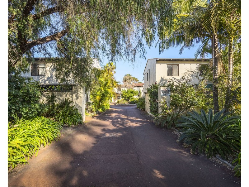 9/11 South Terrace, Como WA 6152