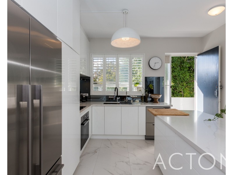 11/16 Richardson Avenue, Claremont WA 6010