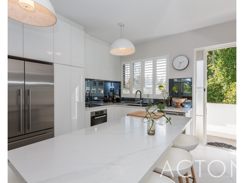 11/16 Richardson Avenue, Claremont WA 6010