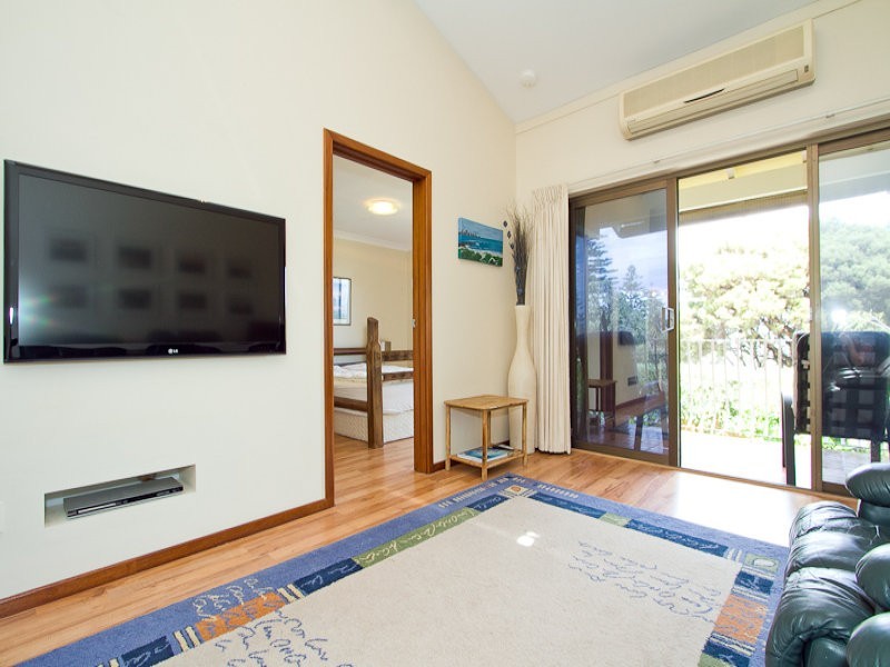 4/22 Salvado Street, Cottesloe WA 6011