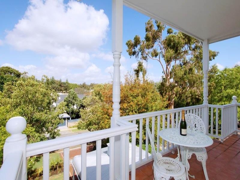 7 Freshwater Parade, Claremont WA 6010