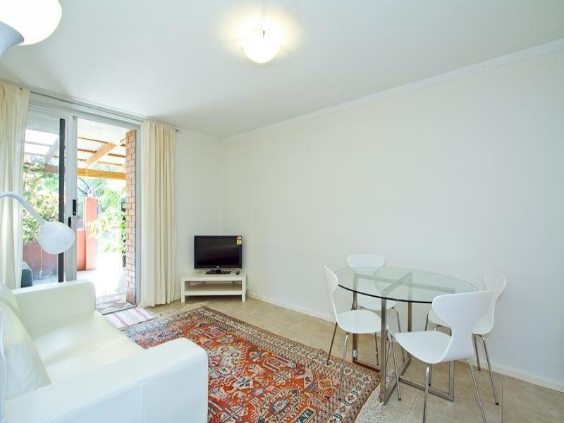 3/4 Dover Court, Mosman Park WA 6012