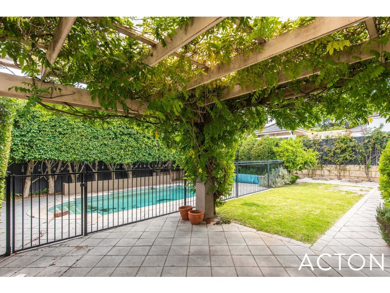78 St Johns Wood Boulevard, Mount Claremont WA 6010