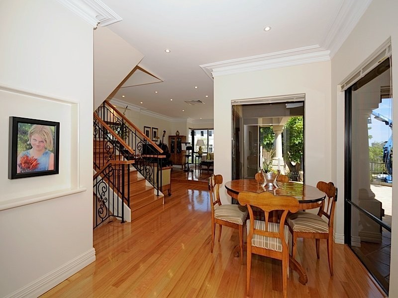 1 Chipperfield Court, Mosman Park WA 6012