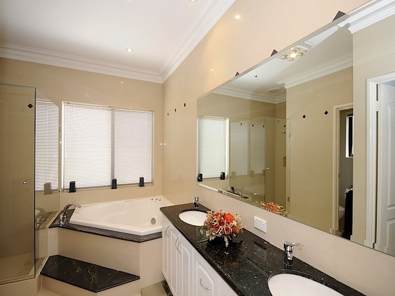 1 Chipperfield Court, Mosman Park WA 6012