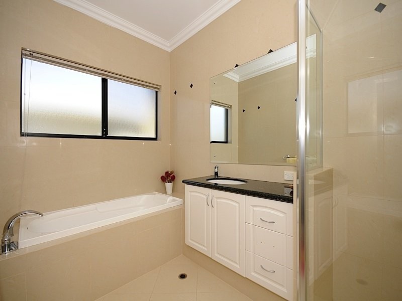 1 Chipperfield Court, Mosman Park WA 6012