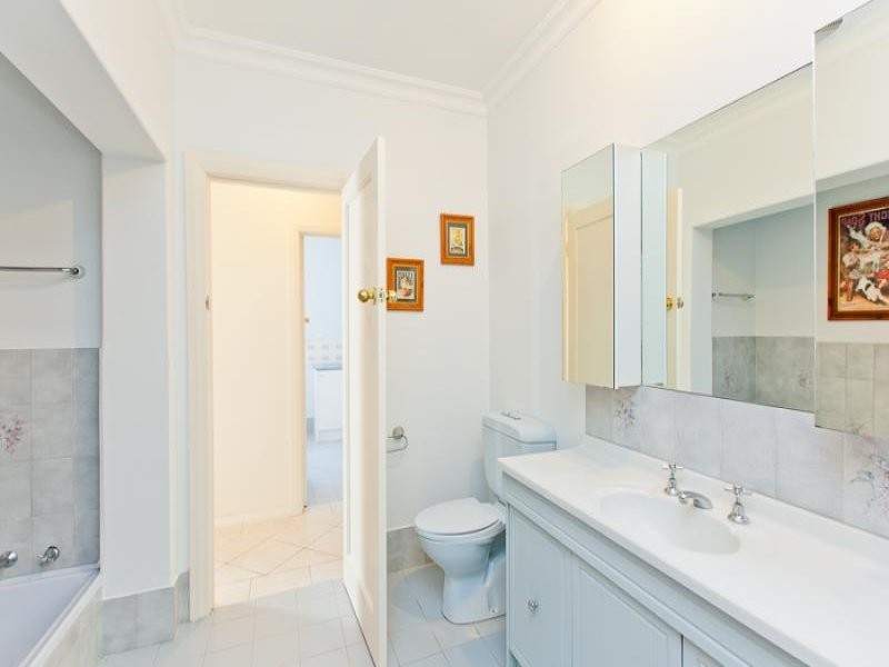 17A Bindaring Parade, Claremont WA 6010