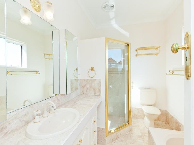17A Bindaring Parade, Claremont WA 6010