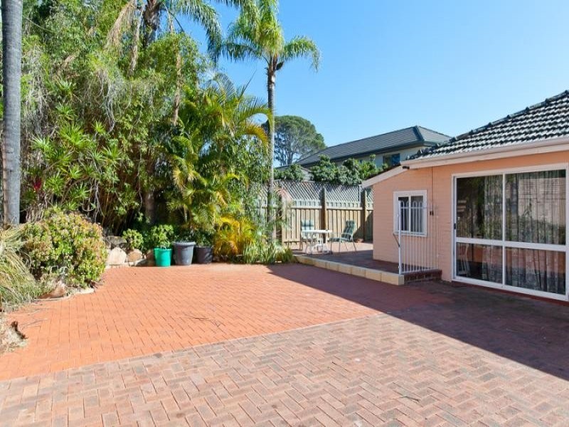 17A Bindaring Parade, Claremont WA 6010