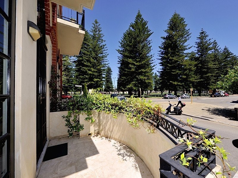 56 Henry Street, Fremantle WA 6160