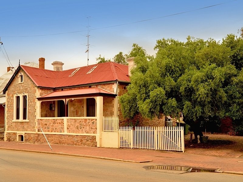 11 South Street, York WA 6302