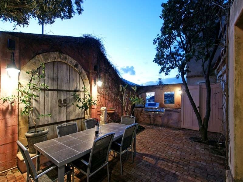 4B Salvado Street, Cottesloe WA 6011