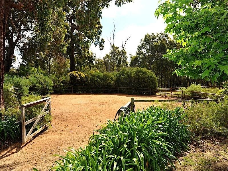 99 Moffett Road, Carmel WA 6076