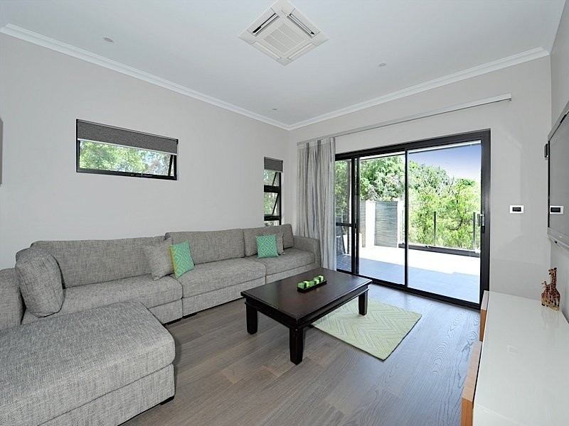 2 Aceway Lane, Swanbourne WA 6010