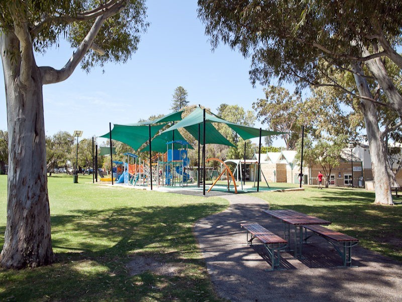 8 Bay View Terrace, Peppermint Grove WA 6011