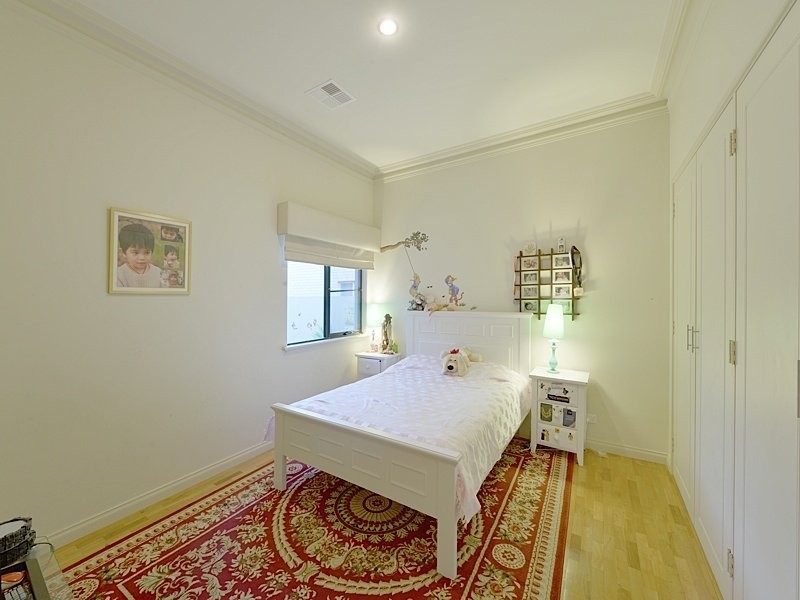 11 Lambeth Mews, Mount Claremont WA 6010