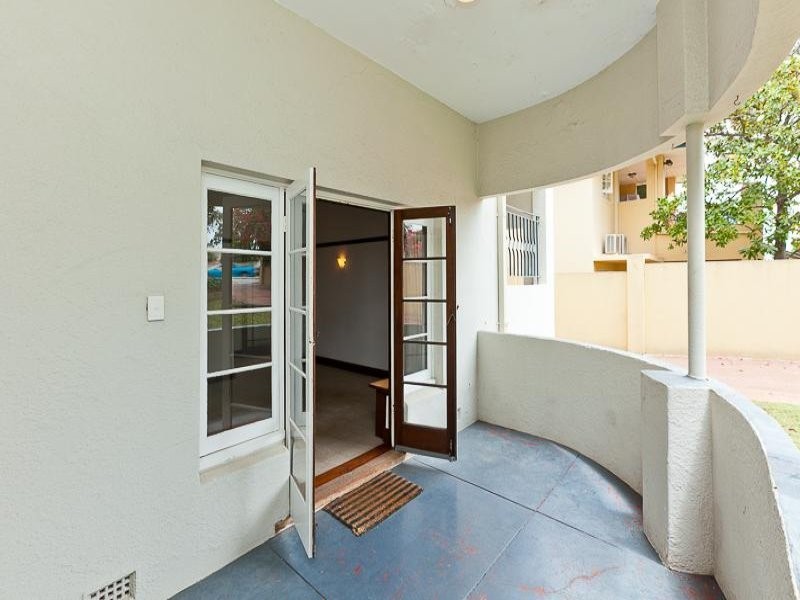 2/72 Stirling Highway, Nedlands WA 6009