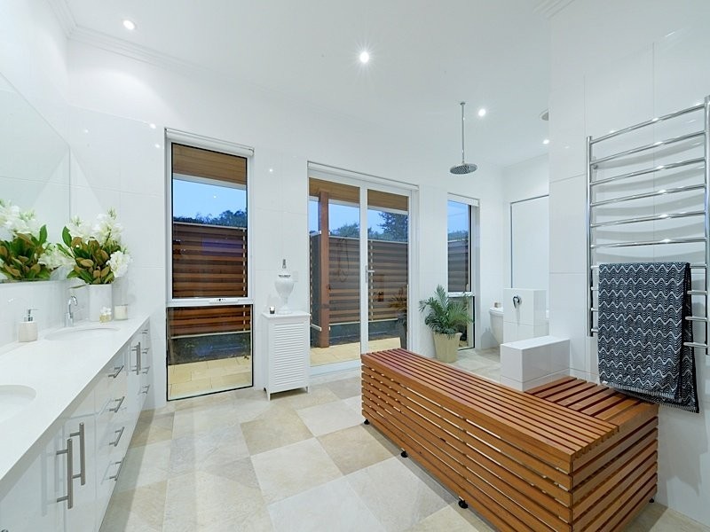 4 Irvine Street, Peppermint Grove WA 6011