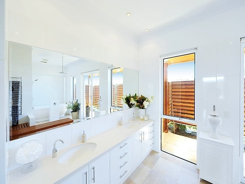 4 Irvine Street, Peppermint Grove WA 6011