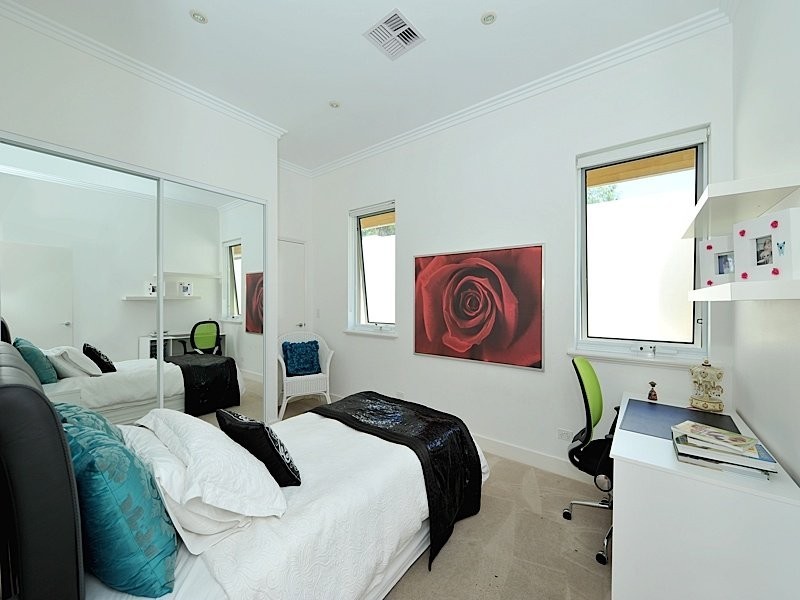 4 Irvine Street, Peppermint Grove WA 6011