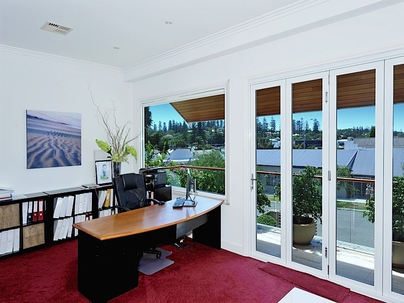 4 Irvine Street, Peppermint Grove WA 6011