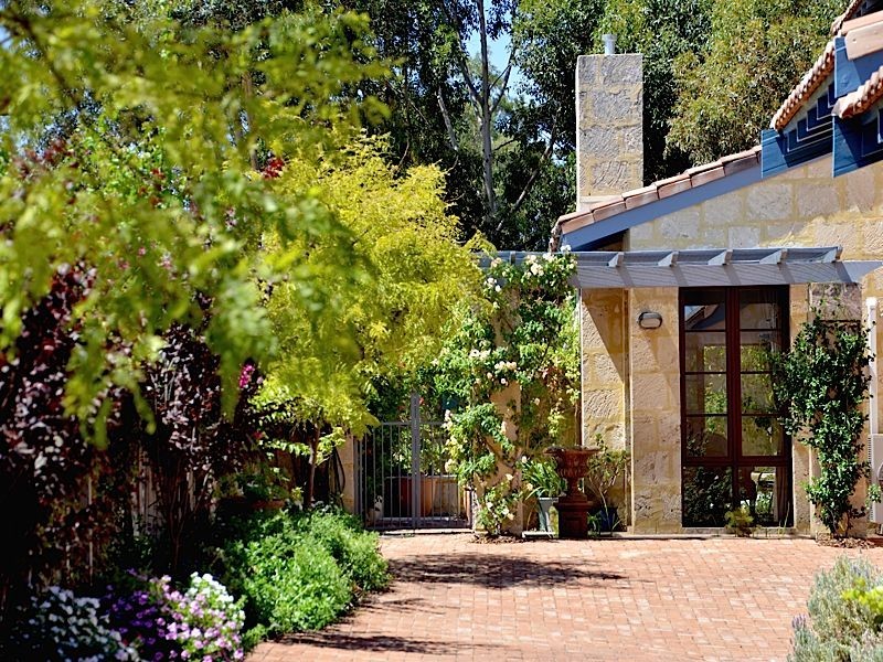 8B James Road, Swanbourne WA 6010