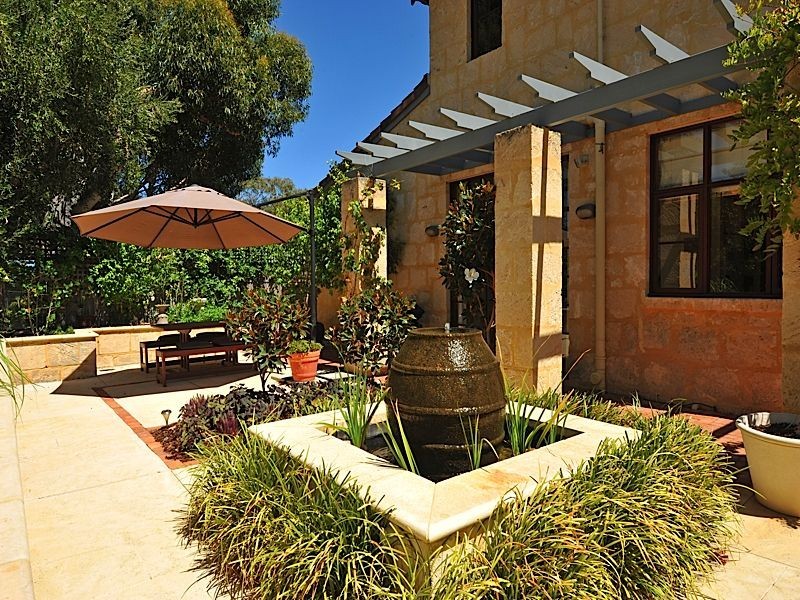 8B James Road, Swanbourne WA 6010