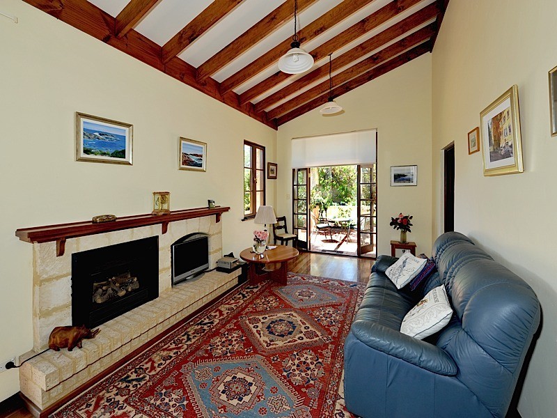 8B James Road, Swanbourne WA 6010