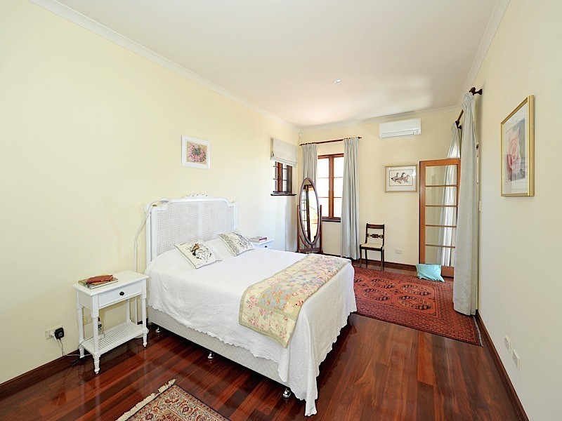 8B James Road, Swanbourne WA 6010