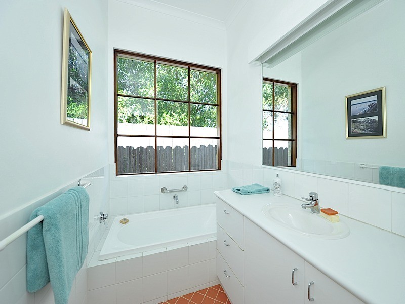 8B James Road, Swanbourne WA 6010