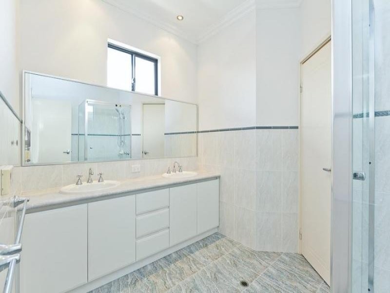 13 Chipperfield Court, Mosman Park WA 6012