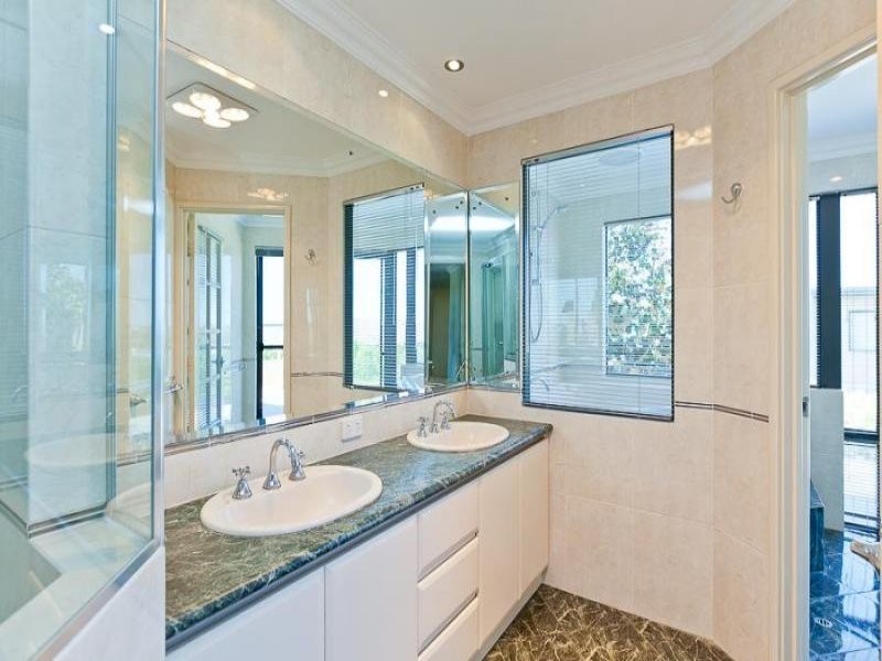 13 Chipperfield Court, Mosman Park WA 6012