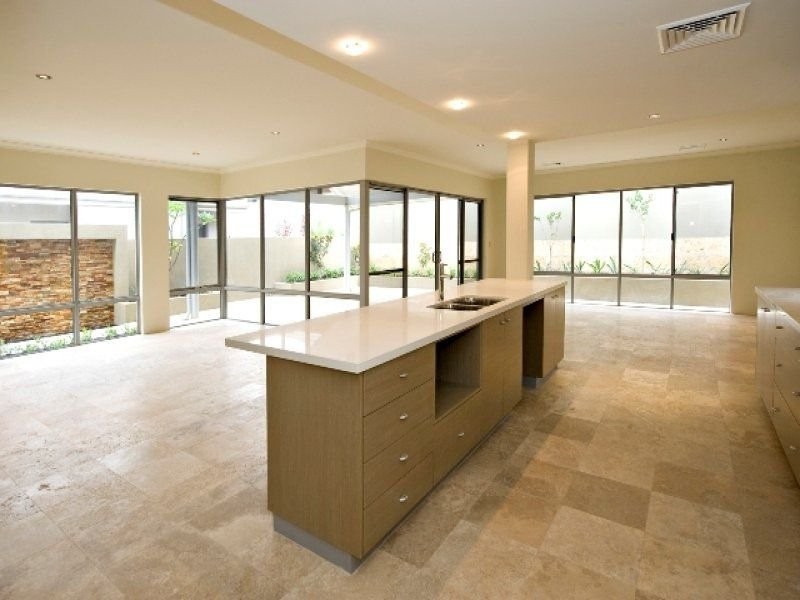 7 Barrow Crescent, North Coogee WA 6163