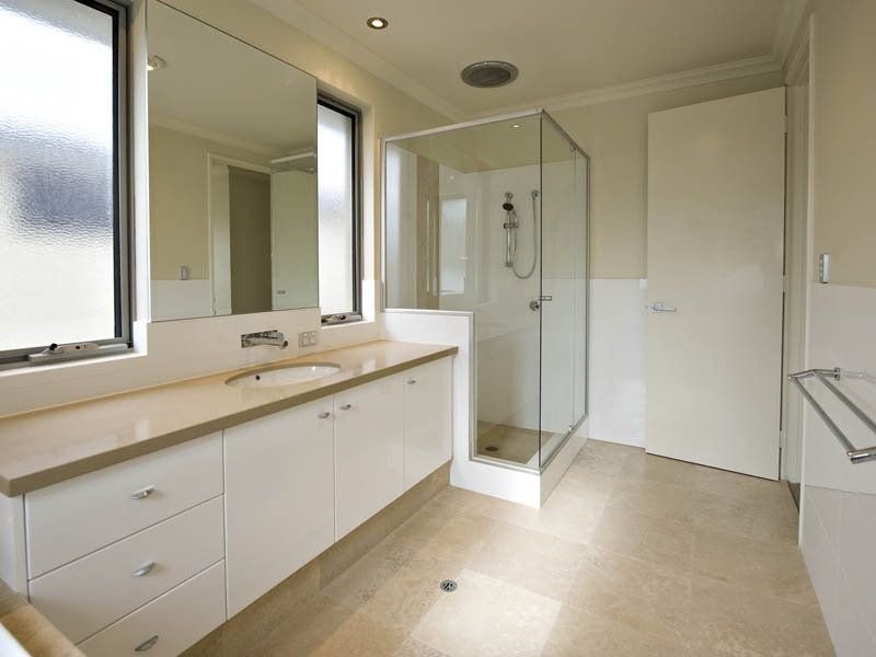 7 Barrow Crescent, North Coogee WA 6163