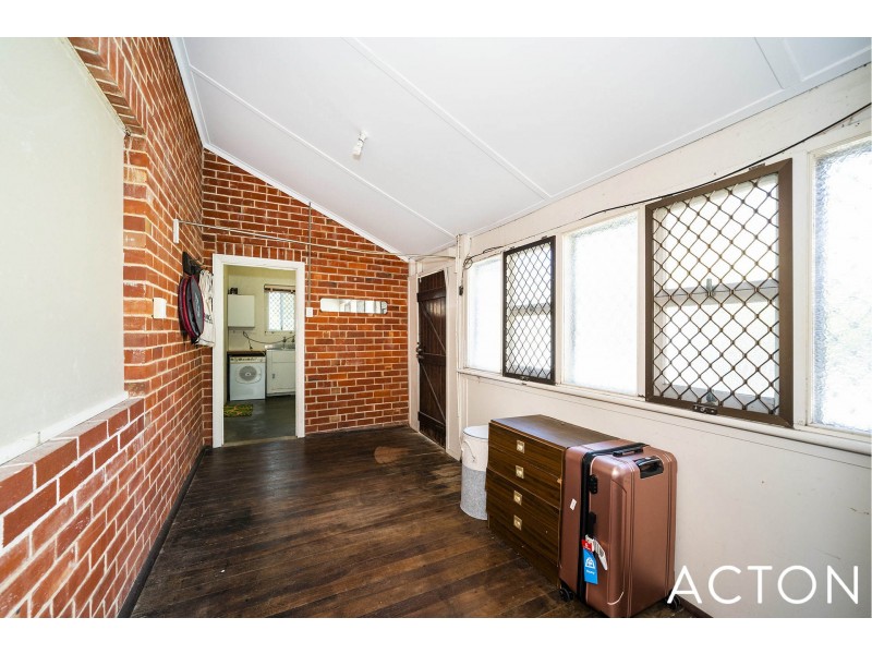 39 Hawkstone Street, Cottesloe WA 6011