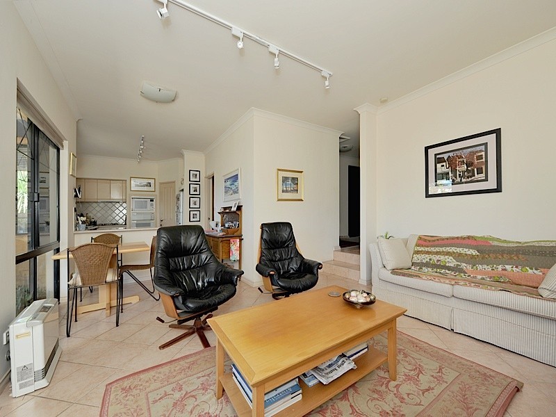 2/17 Tweeddale, Applecross WA 6153