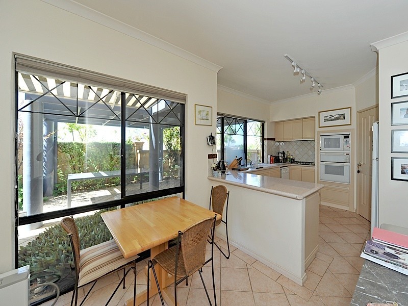 2/17 Tweeddale, Applecross WA 6153