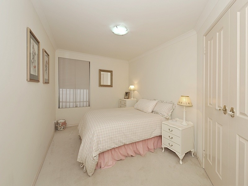 2/17 Tweeddale, Applecross WA 6153