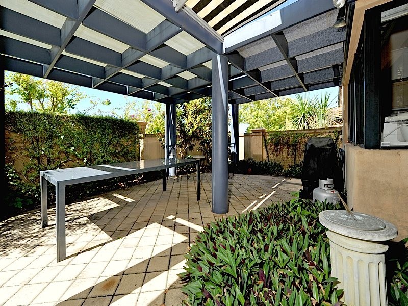 2/17 Tweeddale, Applecross WA 6153